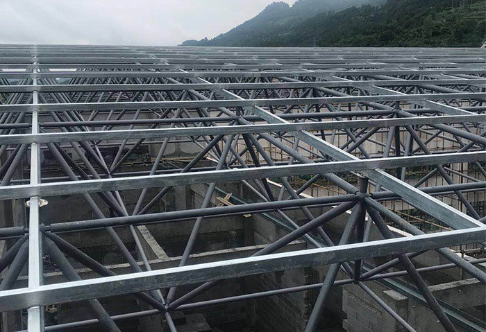 双滦区仁怀冠英学校艺体楼网架